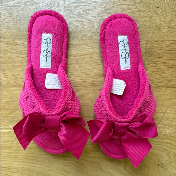 JESSICA SIMPSON Pink Slippers Size 5-6 - Picture 1 of 5